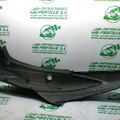 Foto de Carcasa lateral trasera izquierda Yamaha Cygnus x 125 2007 referencia 21-20-28783