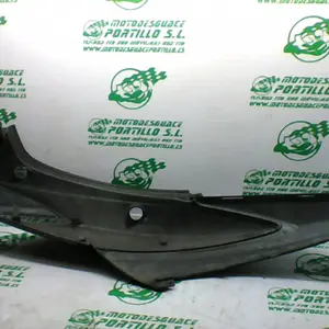 Foto de Carcasa lateral trasera izquierda Yamaha Cygnus x 125 2007 referencia 21-20-28783