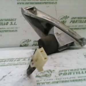Foto de Intermitente delantero izquierdo Honda PS 125 referencia 106-24-47663 foto 10