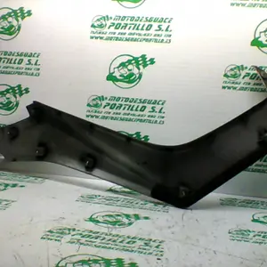 Foto de Carcasa lateral izquierda Yamaha N MAX 125 referencia 394-23-46336 foto 4