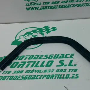 Foto de Protector del depósito de gasolina Yamaha XMAX 250I referencia 283-22-37601 foto 3