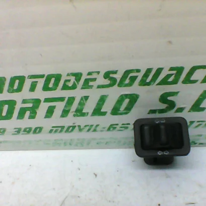 Foto de Interruptor de intermitente Piaggio Zip H2O-2T 2 50 referencia 360-19-25780