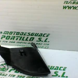 Foto de Embellecedor de chasis Vespa LX 50 2T referencia 321-20-28515 foto 3