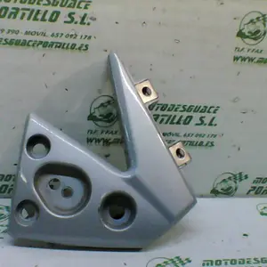 Foto de Embellecedor del faro Hyosung GT 250 I COMET referencia 197-18-16271 foto 4