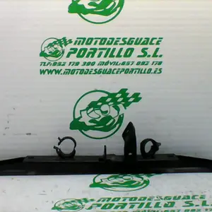 Foto de Protector del depósito de gasolina Piaggio MP3 YOURBAN 300 LT referencia 440-21-36730 foto 3
