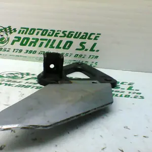 Foto de Estribera delantera izquierda Suzuki GS-500-F referencia 166-19-21501 foto 2