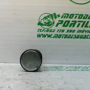Foto de Reposapies trasero derecho Suzuki GN 250 referencia 152-21-39507