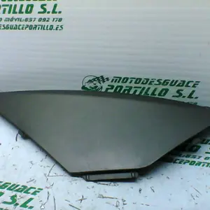 Foto de Carcasa lateral derecha Aprilia ARRECIFE 200 referencia 275-19-23430 foto 4