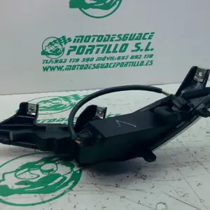 Foto de Intermitente delantero izquierdo Kymco PEOPLE S 125 referencia 369-23-46757 foto 2