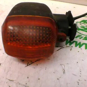 Foto de Intermitente delantero derecho Yamaha Fazer 600 referencia 137-16-33670