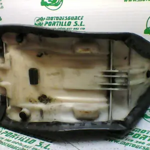 Foto de Asiento Suzuki DR 600 S referencia 52-20-34365 foto 7
