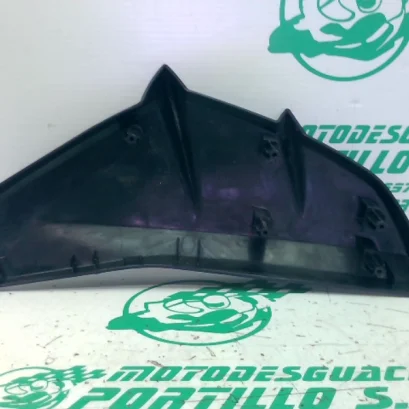 Foto de Embellecedor izquierdo del radiador Honda CB 500XA referencia 415-23-47843