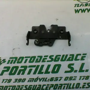 Foto de Cerradura del asiento Piaggio X8 200 referencia 264-18-18375 foto 5