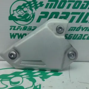 Foto de Protector de estribera delantera derecha Kawasaki Z 900 referencia 6-24-47556 foto 2