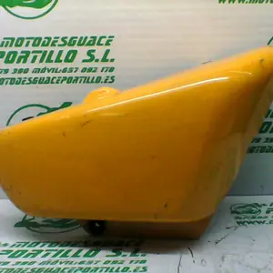 Foto de Carcasa bajo asiento derecho Daelim VT-125-F referencia 221-18-31353 foto 2