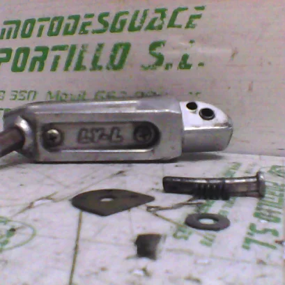 Foto de Reposapies delantero izquierdo Keeway RKV 125 referencia 326-22-42298