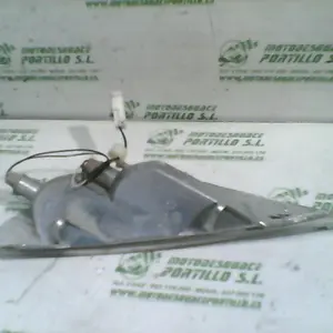 Foto de Intermitente delantero derecho Piaggio X8 125 referencia 295-20-37276 foto 2