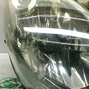 Foto de Faro delantero Yamaha XMAX 250 referencia 213-19-37383 foto 4