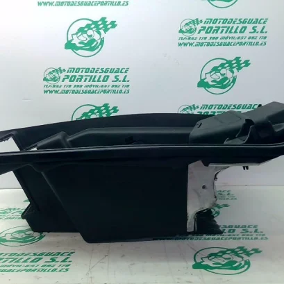 Foto de Porta-casco Kymco Xciting 500 referencia 70-23-43307
