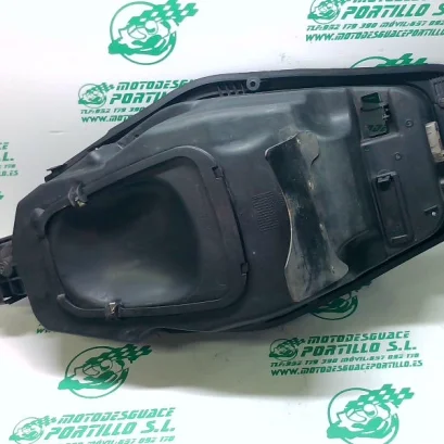 Foto de Porta-casco Gilera NEXUS 300I referencia 173-22-36251
