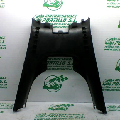 Foto de Carcasa bajo asiento Kymco super dink 300 i referencia 113-23-43388