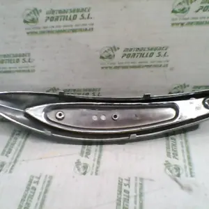 Foto de Embellecedor de carcasa trasera derecha Piaggio Beverly 125 referencia 10-16-11108 foto 2