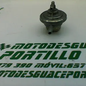 Foto de Grifo gasolina Peugeot tweet 125 referencia 10-22-32807 foto 4