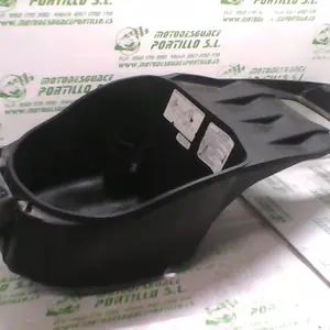 Foto de Porta-casco Honda PS 125 referencia 106-24-47738 foto 2