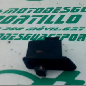 Foto de Interruptor de intermitente Honda PS 125 referencia 106-24-47780 foto 12