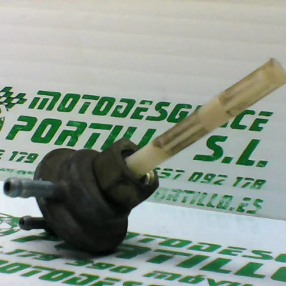 Foto de Grifo gasolina Peugeot tweet 125 referencia 10-22-32807