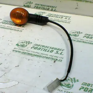 Foto de Intermitente trasero izquierdo Peugeot Ludix 50 referencia 116-18-25716 foto 5