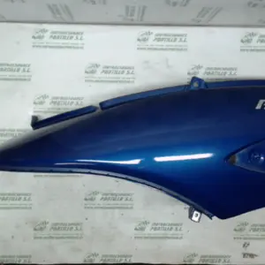 Foto de Carcasa lateral trasera izquierda Piaggio Beverly 125 referencia 10-16-17821 foto 3