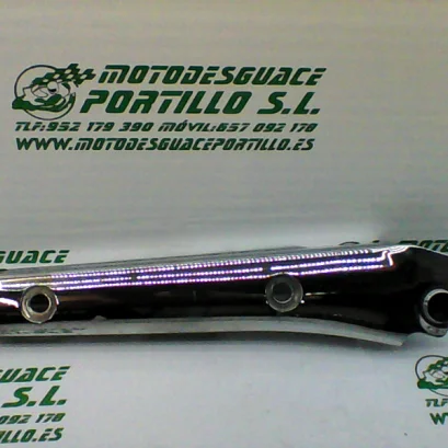 Foto de Embellecedor de carcasa trasera derecha Kawasaki Eliminator 125 referencia 274-18-17447