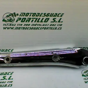 Foto de Embellecedor de carcasa trasera derecha Kawasaki Eliminator 125 referencia 274-18-17447 foto 1