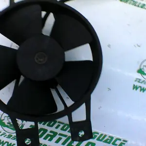 Foto de Ventilador del radiador Piaggio X8 125 referencia 86-19-18726 foto 3