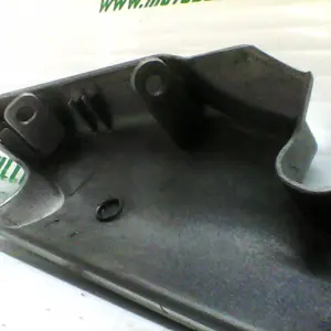 Foto de Carcasa lateral trasera izquierda Yamaha YBR 125 i referencia 323-19-24304 foto 6