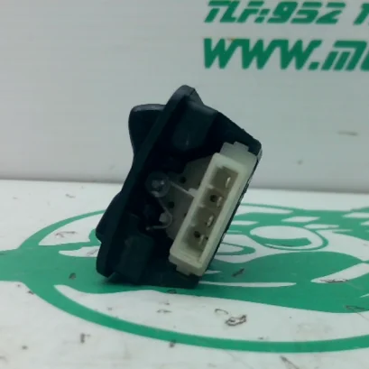 Foto de Interruptor de luz larga/corta Kymco MILER 125I referencia 151-24-48059