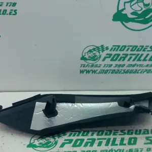 Foto de Carcasa lateral derecha Kawasaki Z 900 referencia 6-24-47491 foto 3