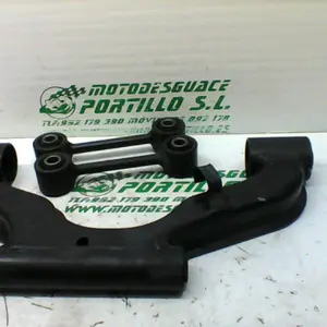 Foto de Soporte de motor Yamaha XMAX 250 referencia 213-19-37357 foto 11