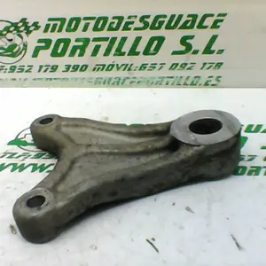 Foto de Soporte de pinza freno trasera Suzuki GS-500-F referencia 166-19-21515 foto 4