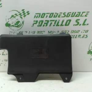 Foto de Tapa batería Piaggio ZIP H2O 2T 3 50 referencia 242-21-35270 foto 5