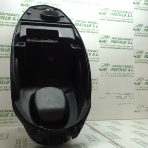 Foto de Porta-casco Peugeot Kisbee 50 4T referencia 53-21-28497 foto 12