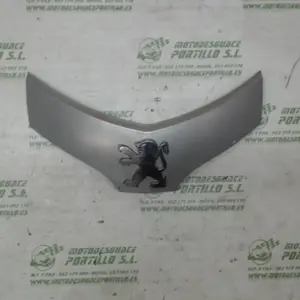 Foto de Embellecedor del frontal Peugeot tweet 125 referencia 419-22-40538 foto 3