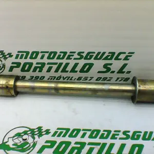 Foto de Eje de rueda trasera Yamaha YBR 125 i referencia 171-21-30508 foto 2
