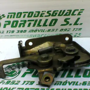 Foto de Cerradura del asiento Piaggio Typhoon 50 referencia 67-20-27323 foto 6