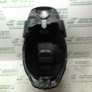 Foto de Porta-casco Kymco Scout 50 referencia 196-18-23703 foto 4