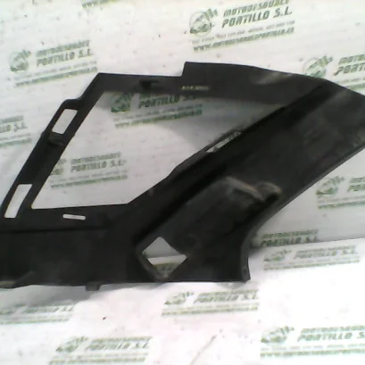Foto de Carcasa bajo asiento derecho Aprilia Sport city 250 inyeccion 09-10 referencia 161-18-14900