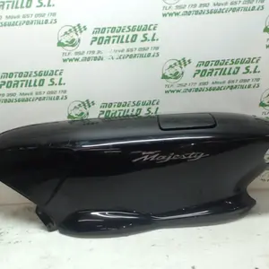 Foto de Carcasa lateral trasera izquierda Yamaha Majesty 125 referencia 125-17-11569 foto 2