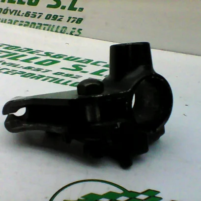 Foto de Soporte de maneta embrague Yamaha Fazer 600 referencia 137-16-18652