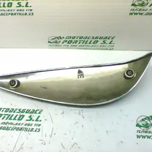 Foto de Embellecedor de tapa depósito de gasolina Kymco VENOX 250 referencia 154-19-20790 foto 9